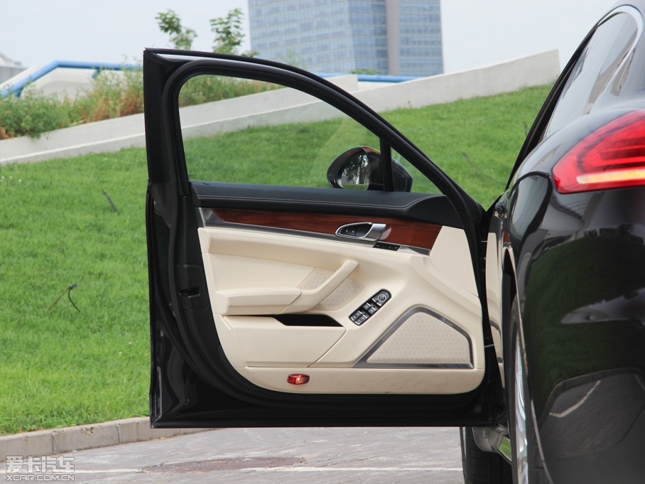 2014Panamera 4S Executive