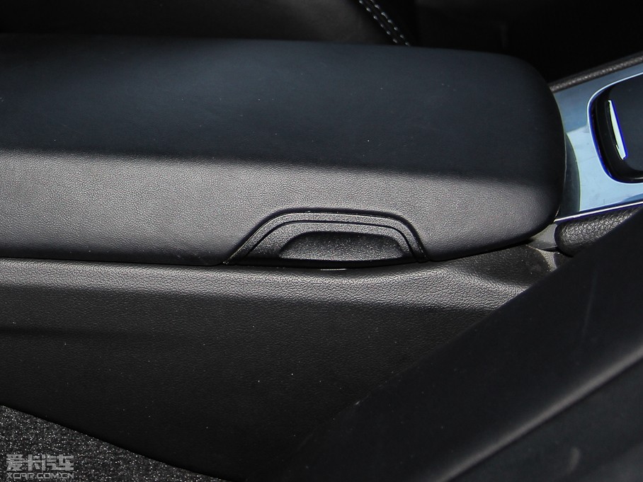 2014��r(sh��)��911 Targa 4