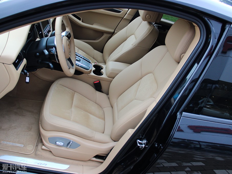 保時(shí)捷2014款Macan