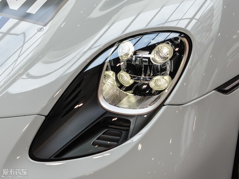 2014r918 Spyder Weissach package