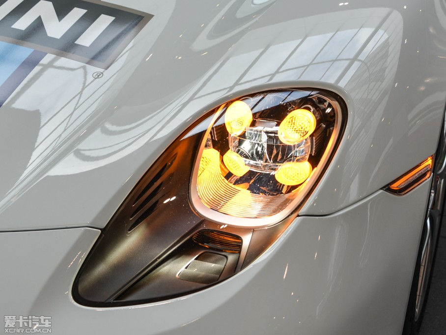 2014r918 Spyder Weissach package