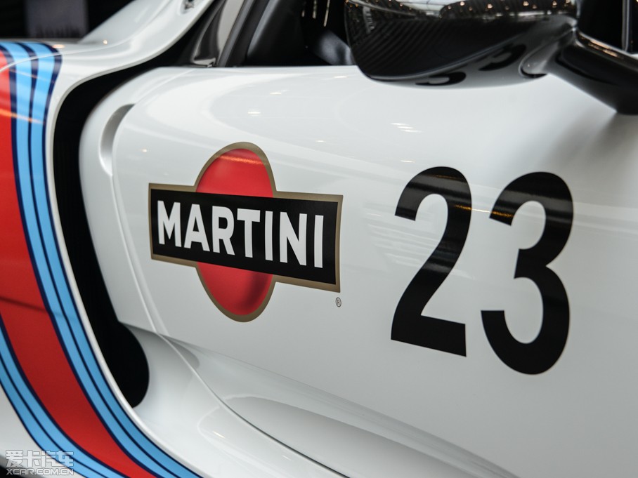 2014r918 Spyder Weissach package