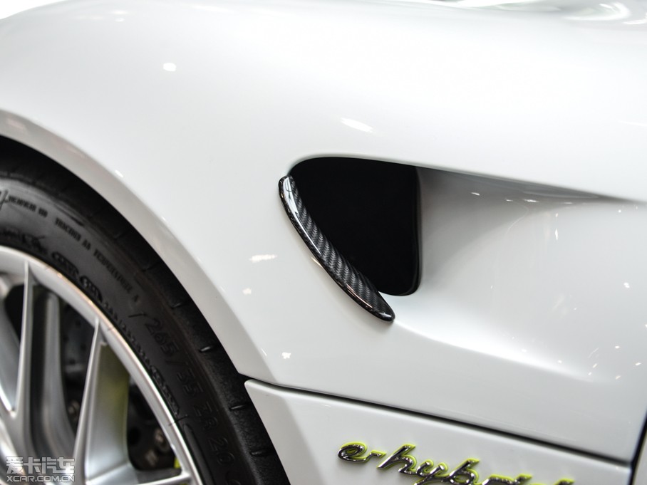 2014r918 Spyder Weissach package