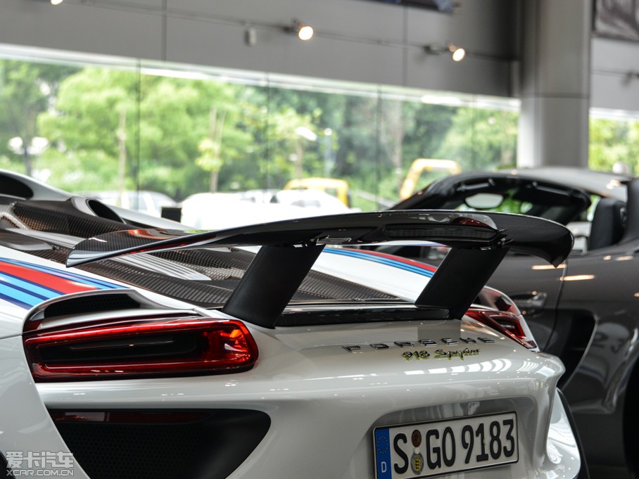 2014r918 Spyder Weissach package