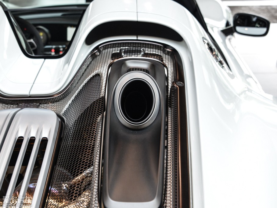 2014r918 Spyder Weissach package