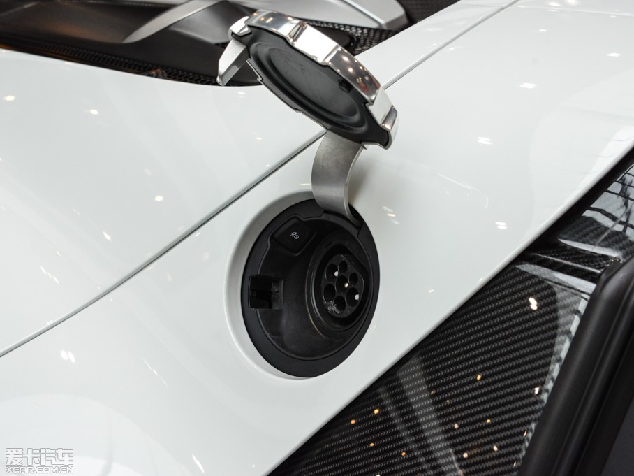 2014r918 Spyder Weissach package