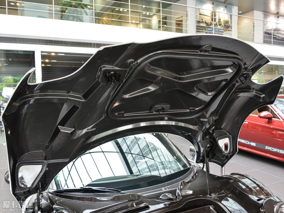 2014r918 Spyder Weissach package