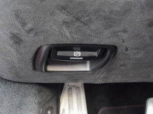 2014款GTS 驻车制动器
