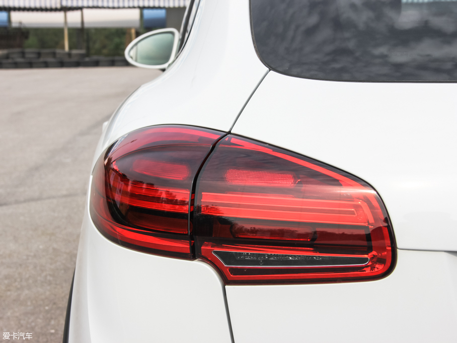 2015CayenneԴ S E-Hybrid