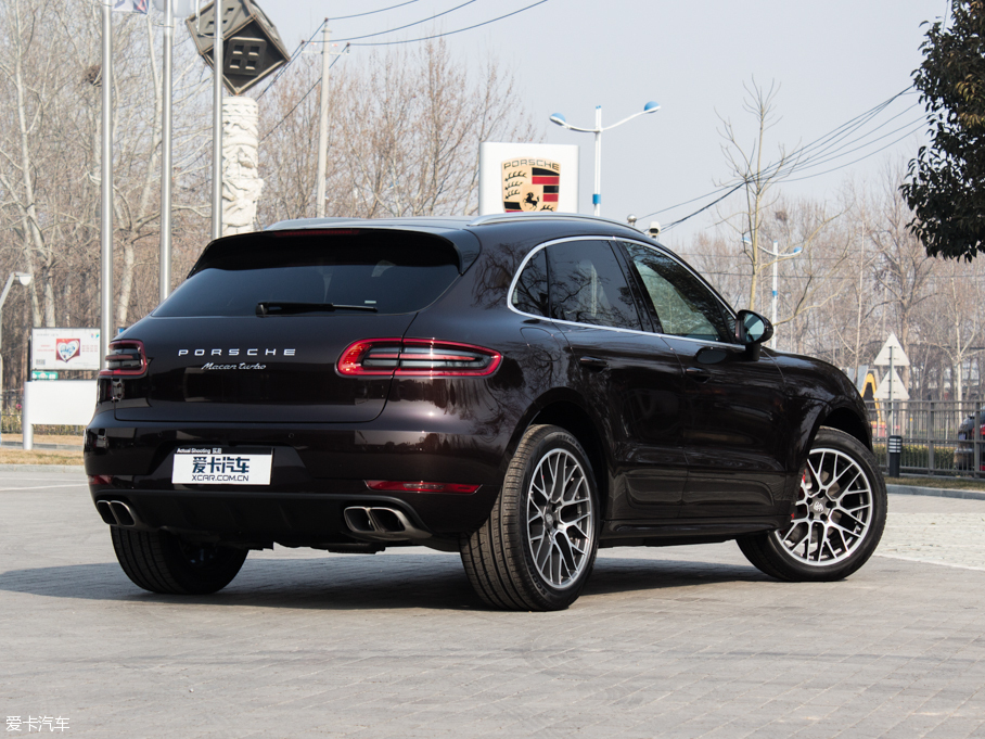 2016Macan Turbo
