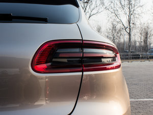 2016款2.0T 尾灯