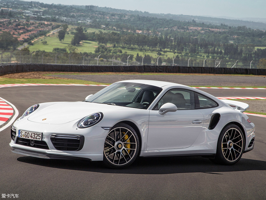 2016��r(sh��)��911 Turbo S