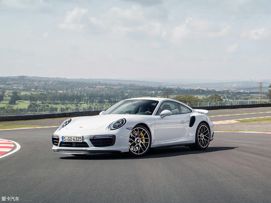 2016r(sh)911 Turbo S