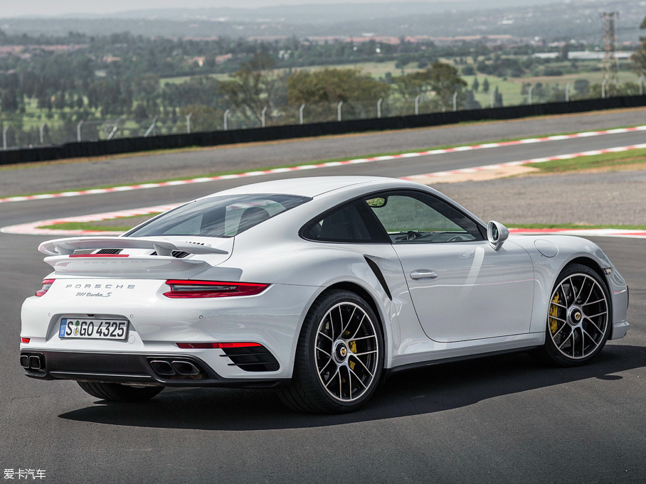 2016��r��911 Turbo S