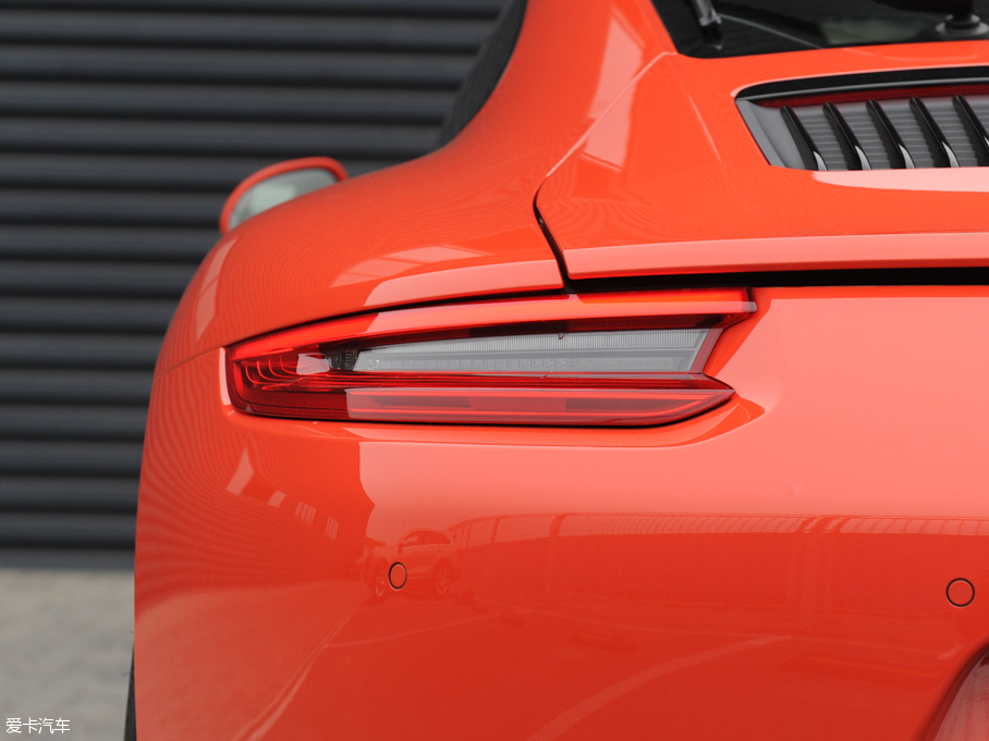 2016r(sh)911 Carrera