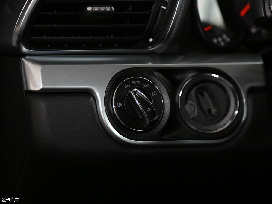 2016r(sh)911 Carrera