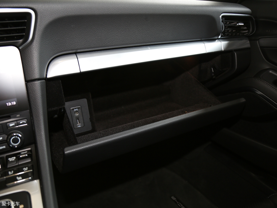 2016r(sh)911 Carrera