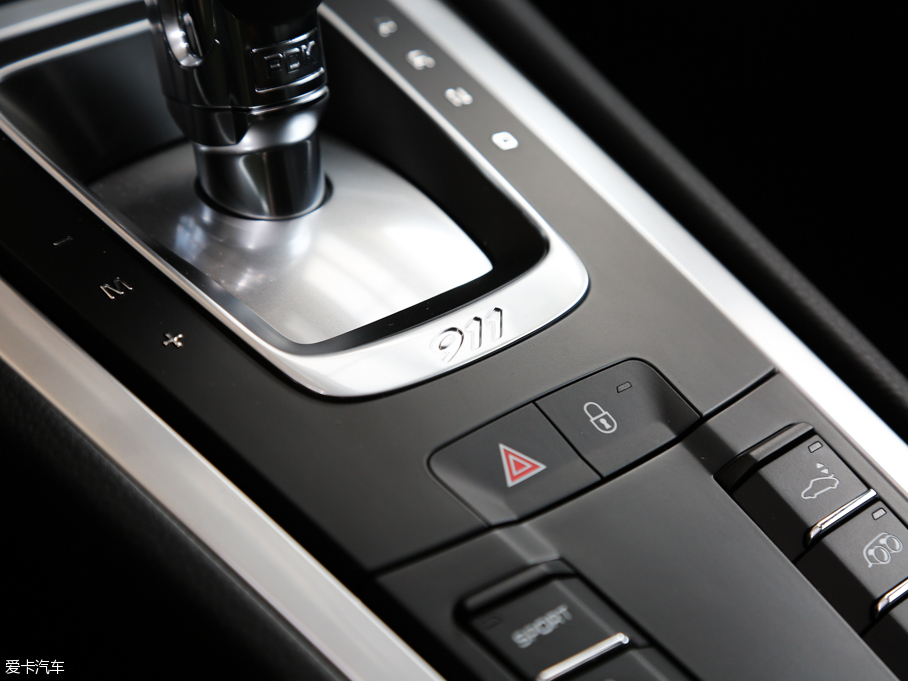 2016r(sh)911 Carrera