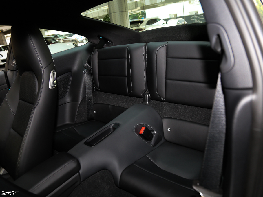 2016r(sh)911 Carrera