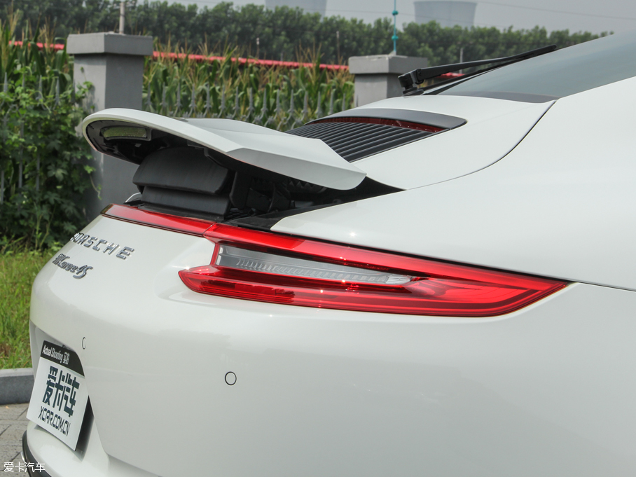 2016r(sh)911 Carrera 4S