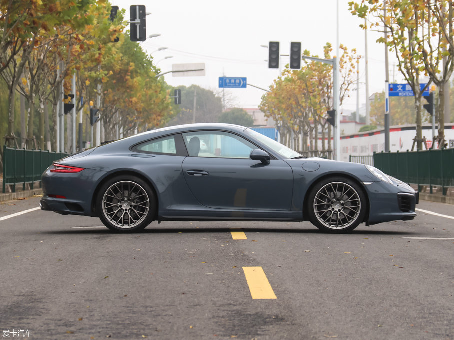 2016ʱ911 Carrera 4