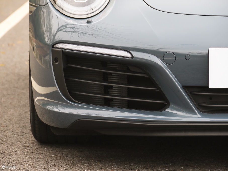 2016r911 Carrera 4