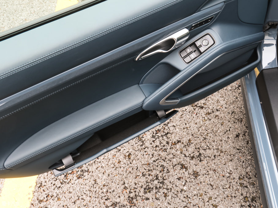 2016r911 Carrera 4