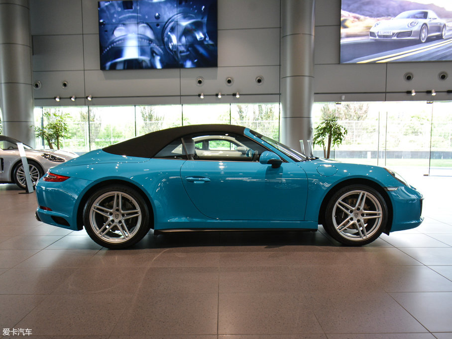 2016��r��911 Carrera 4 Cabriolet