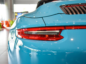 2016Carrera 4 Cabriolet ^