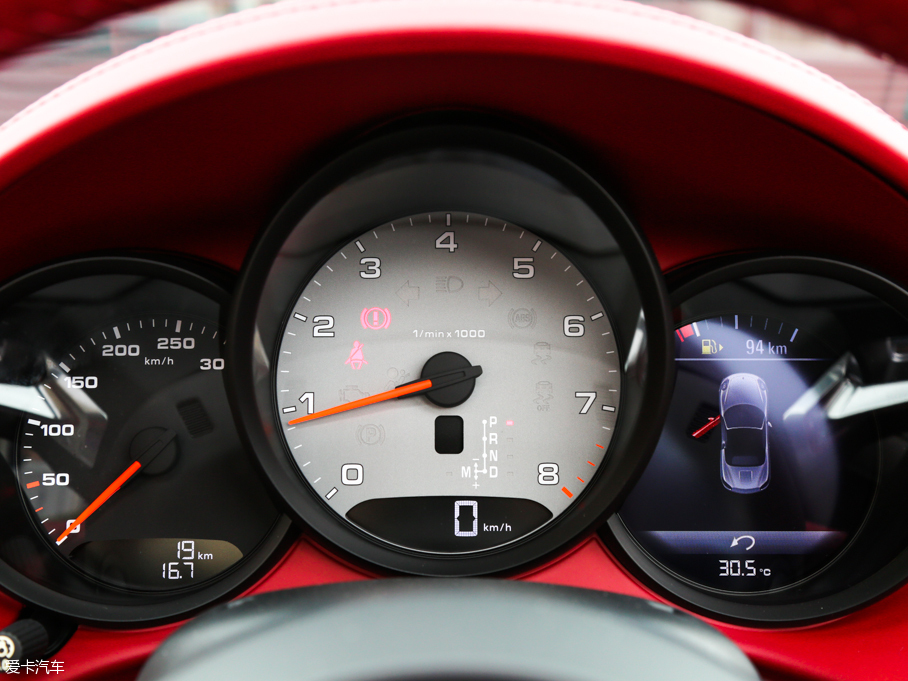 2016r(sh)718 Boxster S