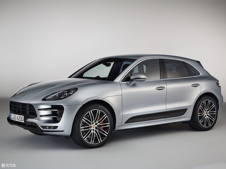 2017Macan Turbo with Performance Package