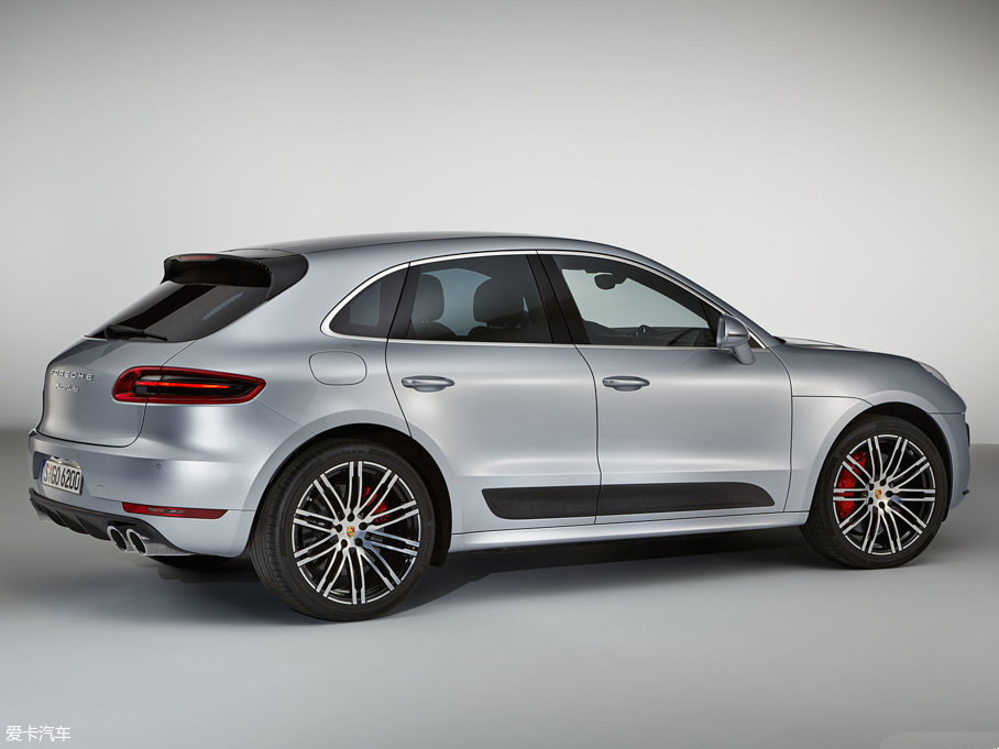 2017Macan Turbo with Performance Package