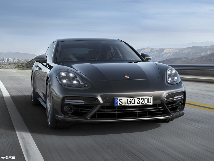 2017Panamera Turbo