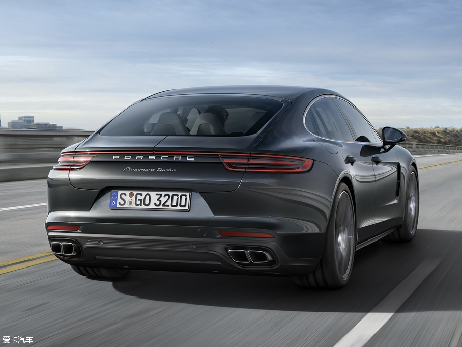 2017Panamera Turbo