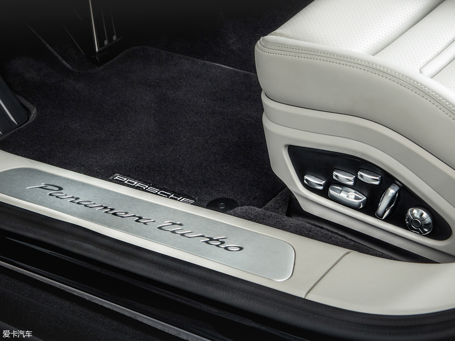 2017Panamera Turbo
