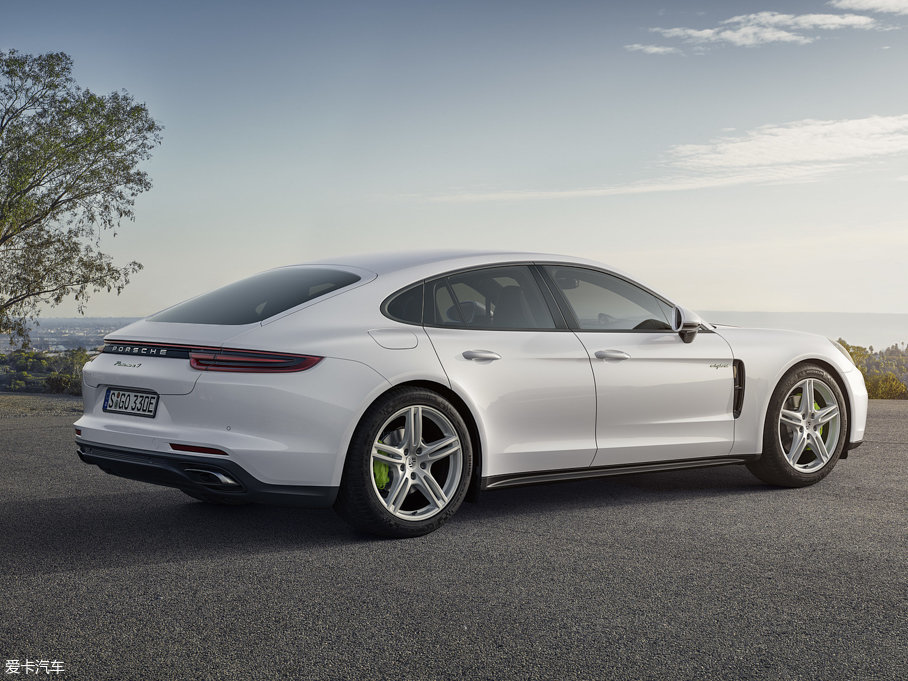 2017Panamera E-Hybrid 4 E-Hybrid