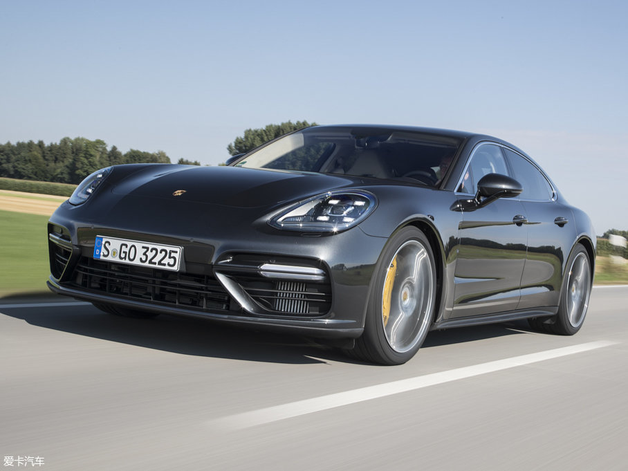 2017Panamera Turbo
