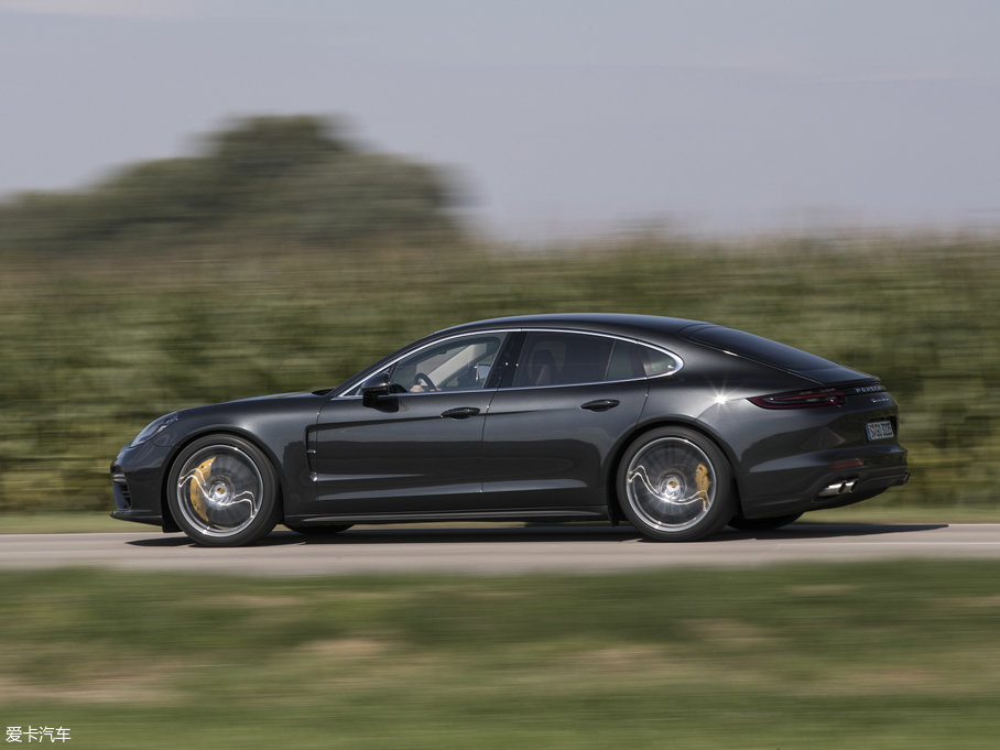 2017Panamera Turbo