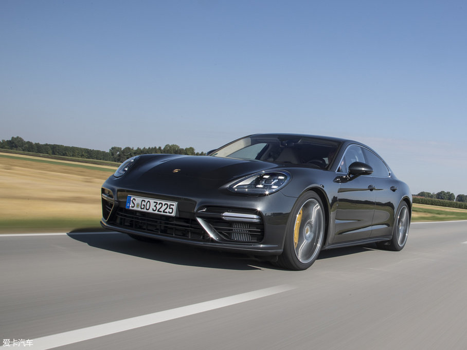 2017Panamera Turbo