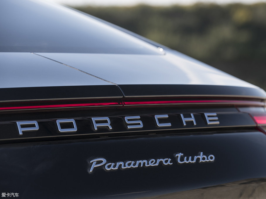 2017Panamera Turbo