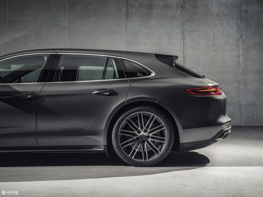 2017Panamera Turbo Sport Turismo