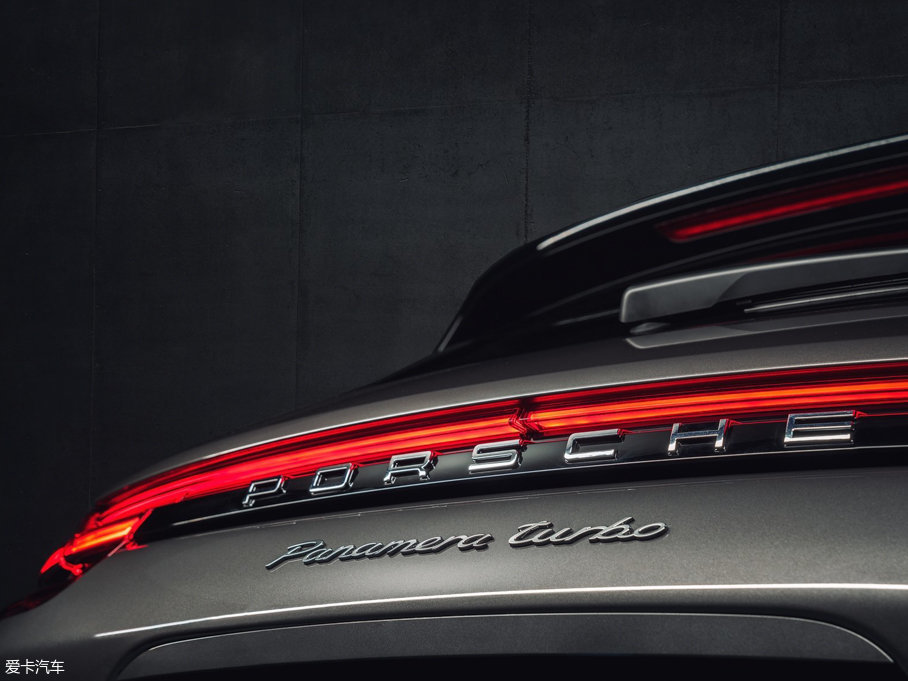 2017Panamera Turbo Sport Turismo