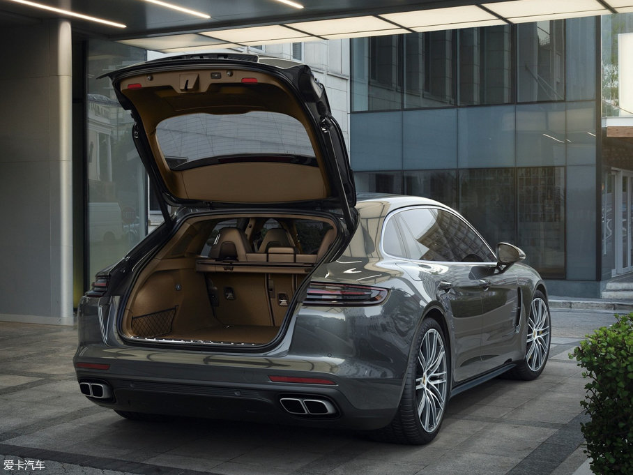 2017Panamera Turbo Sport Turismo