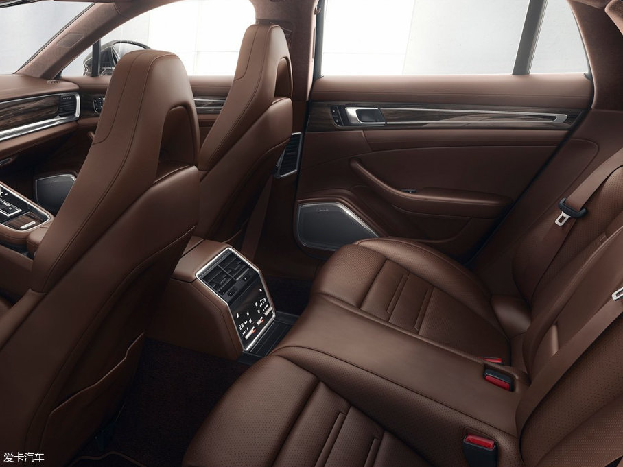 2017Panamera Turbo Sport Turismo