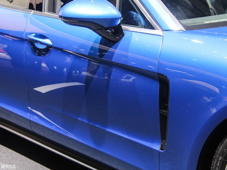 2017Panamera Turbo Sport Turismo