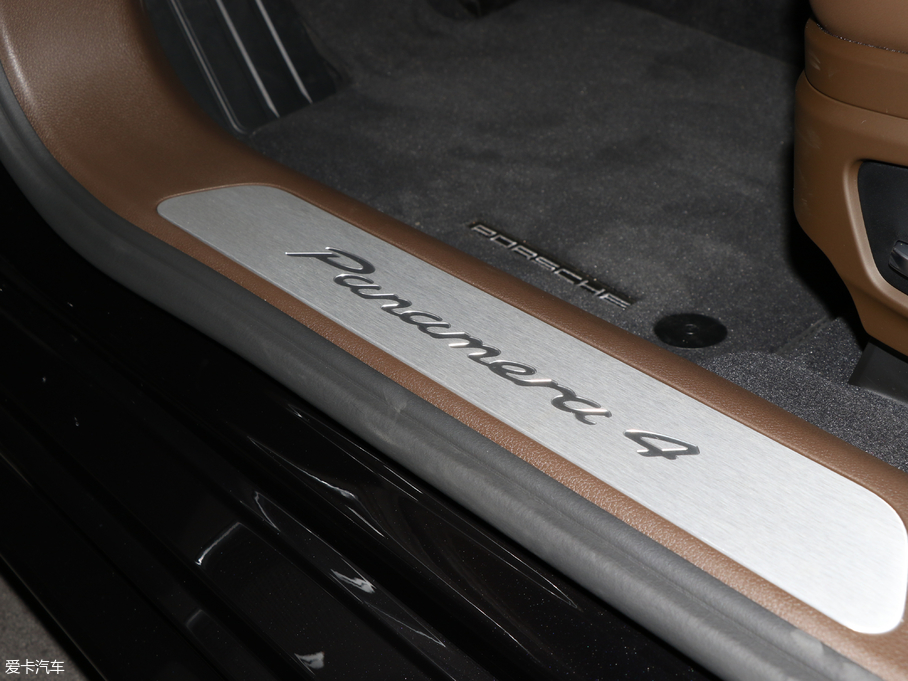 2017Panamera 4 Sport Turismo