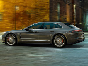 2017Turbo Sport Turismo w^