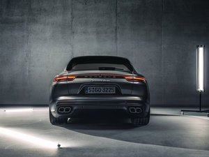 2017Turbo Sport Turismo w^