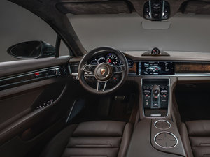 2017Turbo Sport Turismo п؅^