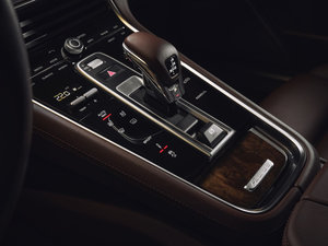 2017Turbo Sport Turismo п؅^